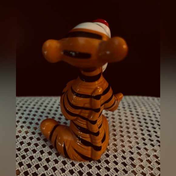 Vintage Walt Disney Winnie the Pooh Tigger Collectible Figurine - Picture 6 of 7